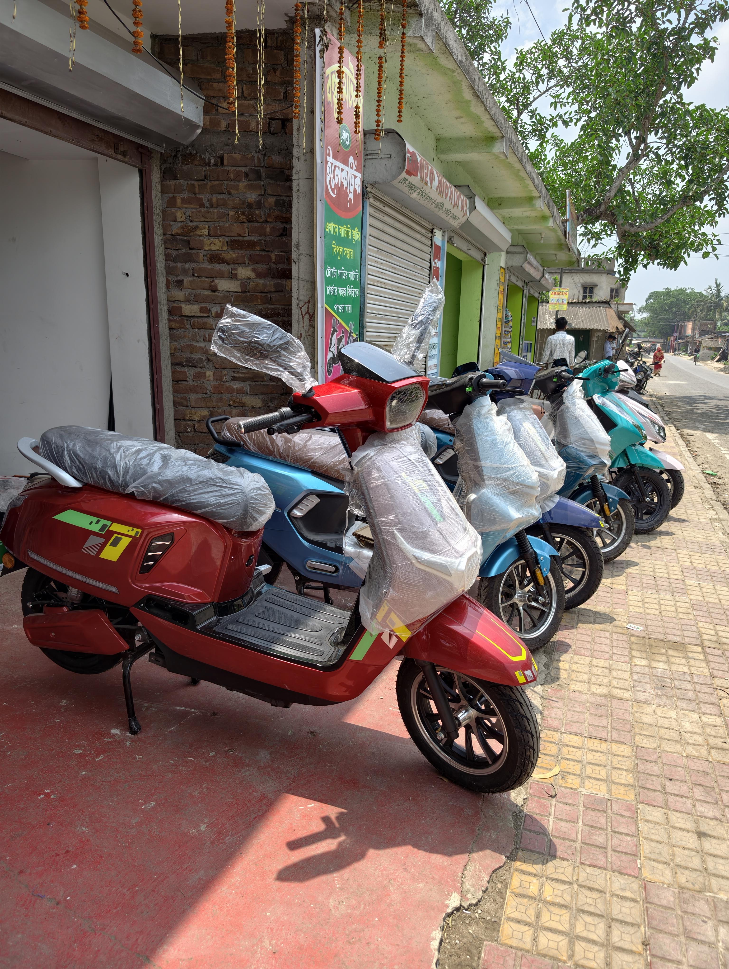 Bondhu Motor Showroom 1
