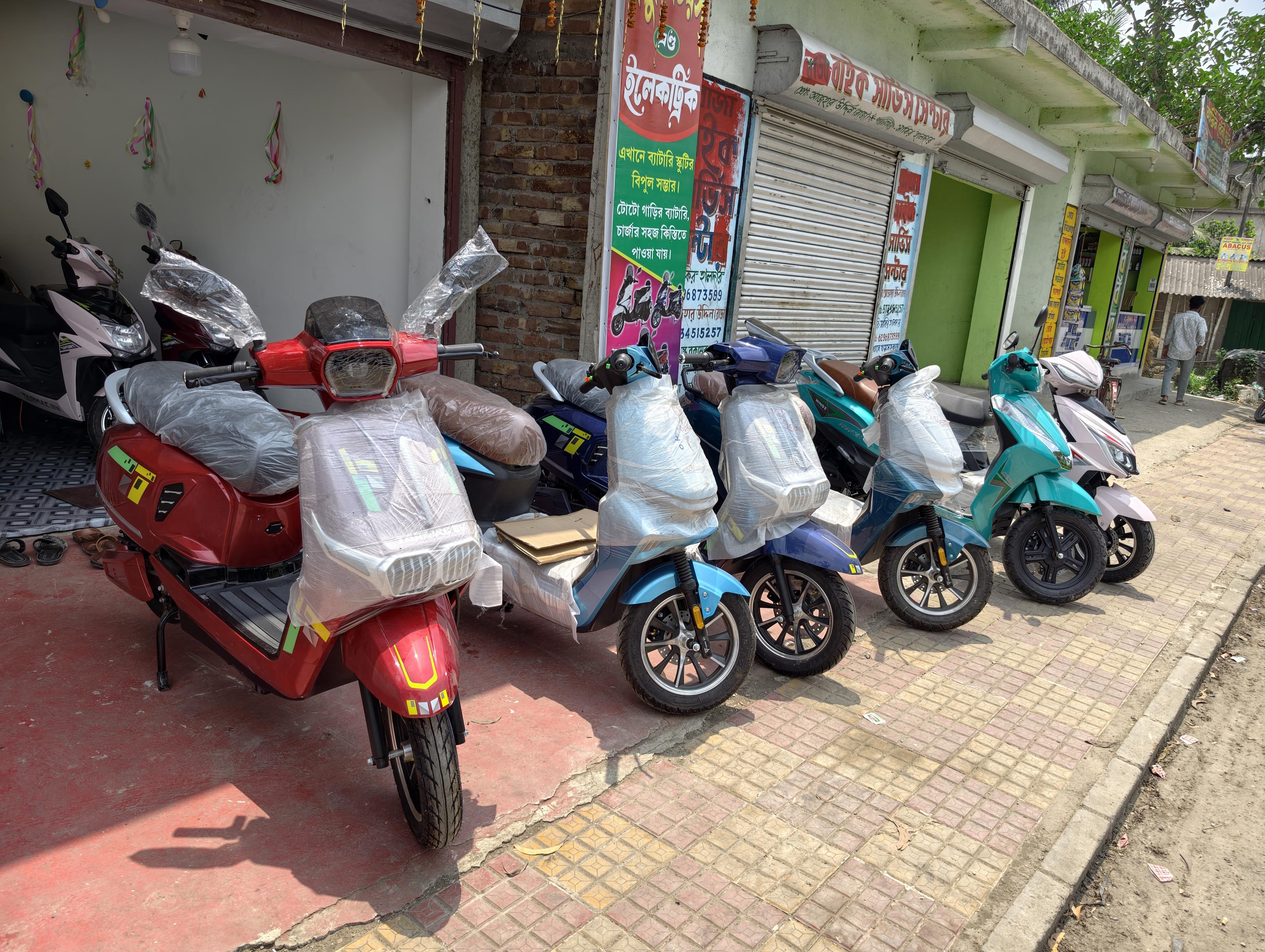 Bondhu Motor Showroom 2