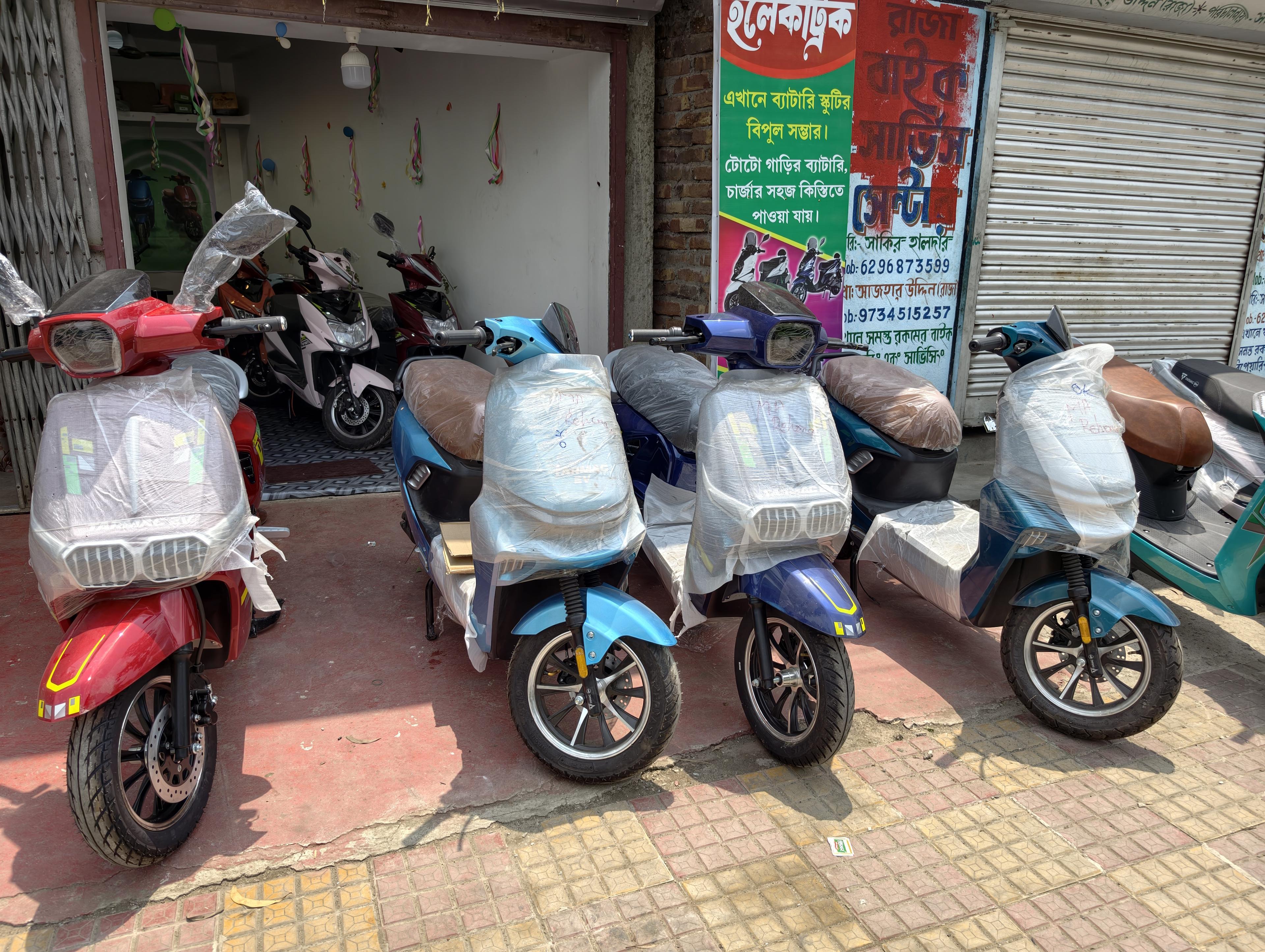 Bondhu Motor Showroom 3